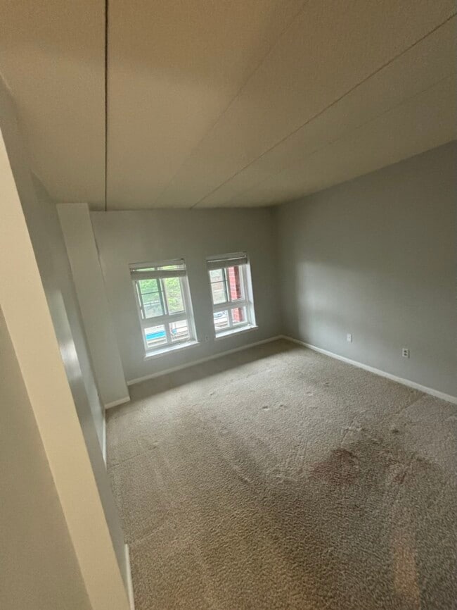 Building Photo - 12 Colebrook St