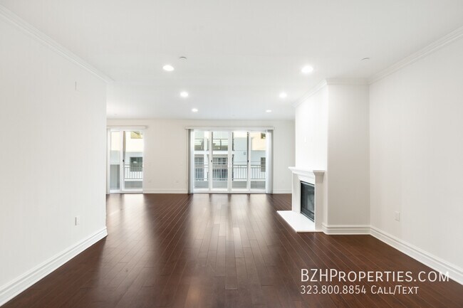 Foto del edificio - 1050 1/2 S Holt Ave. -402