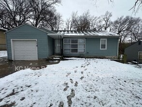 Building Photo - 6121 Rowland Ave