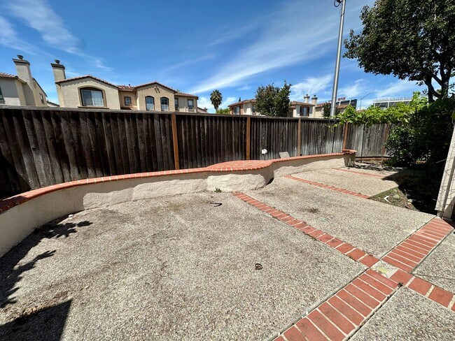 Foto del edificio - Charming & Fully Updated Home in Desirable Santa Clara