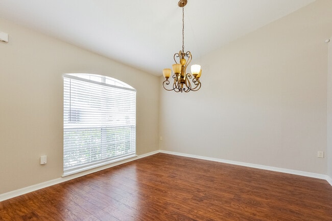 Building Photo - 809 Clear Brook Ct