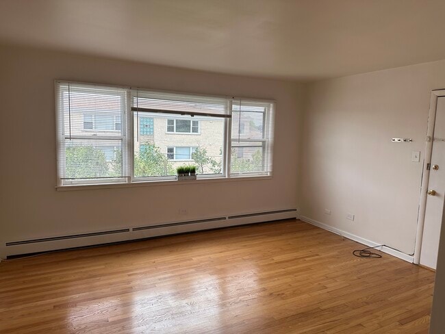 Building Photo - 7400 N Harlem Ave