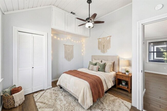 Foto del edificio - 1811 Waterston Ave