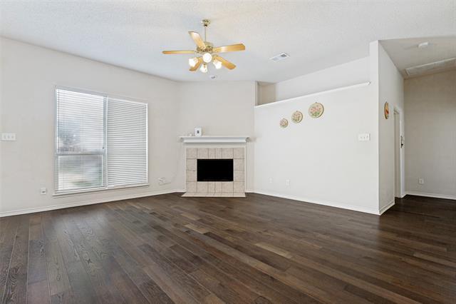 Foto del edificio - 1524 Summerfield Dr
