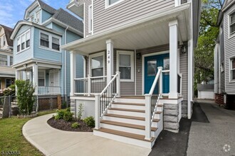 Building Photo - 249 S Burnet St