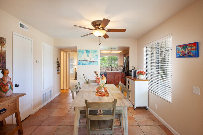 Foto del edificio - 500 S Farrell Dr