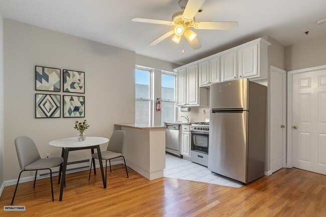 Building Photo - 734 Adams St