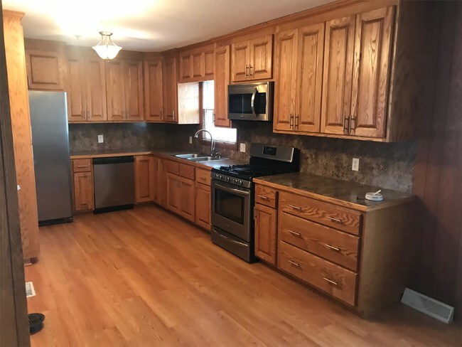 Photo - 711 N 13th St