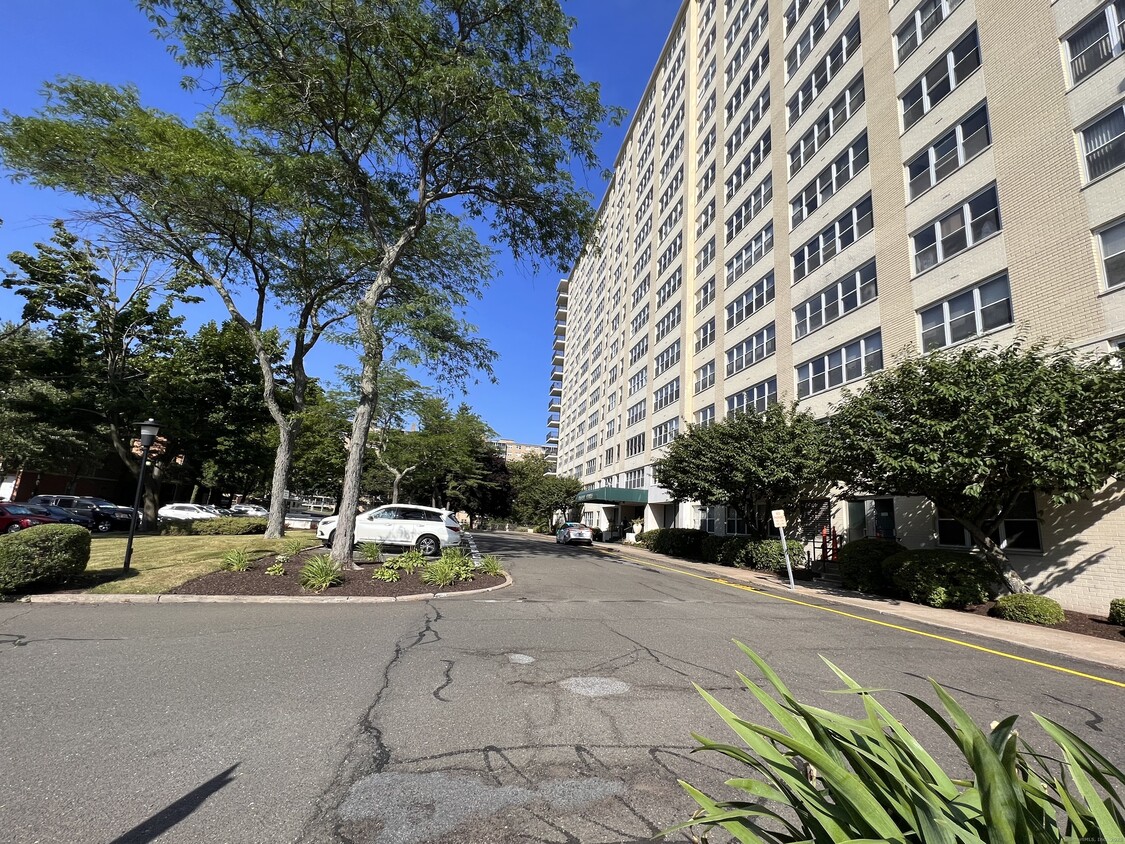 Foto principal - 2625 Park Ave