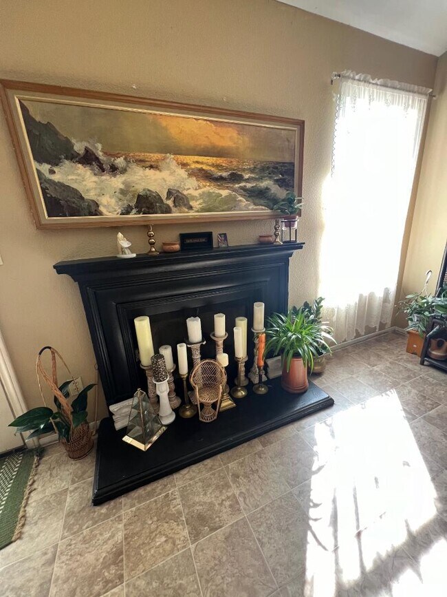 Foto del edificio - 5605 Red Bluff Dr