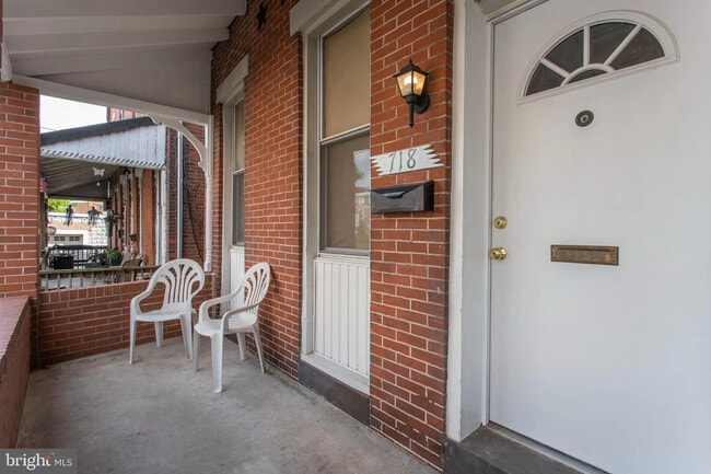 Photo - 5 Bedroms 1&1/2 Bathroom House