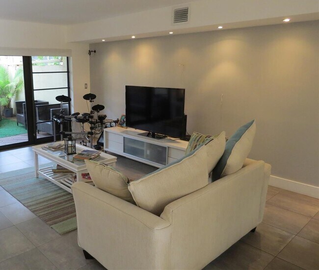 Building Photo - 3510 Magellan Cir