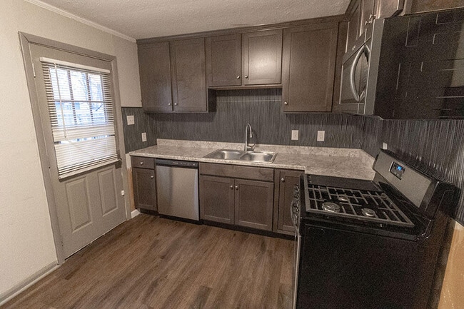 Foto del edificio - 210 Highview Ave