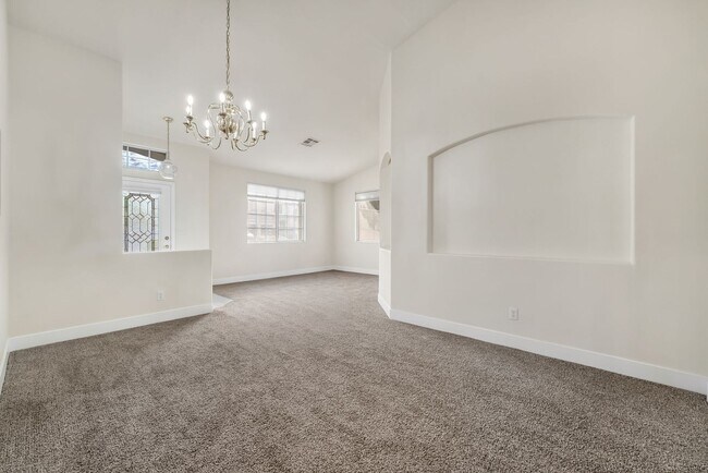 Foto del edificio - Single-Story Seven Hills Retreat with Stunning City & Mountain Views!