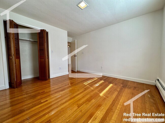 Foto del edificio - 15 Commonwealth Ct