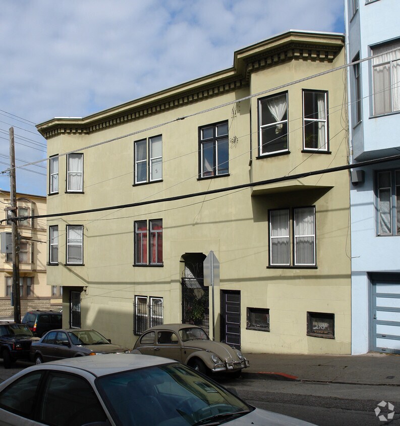 Building Photo - 1590 Washington St