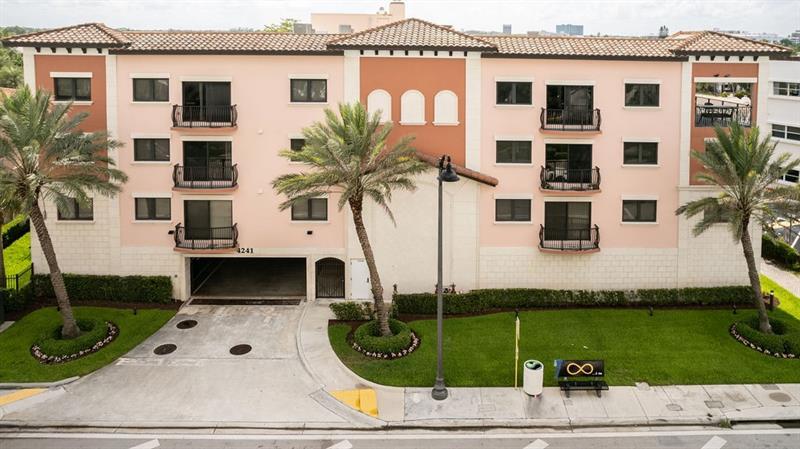 Foto principal - 4241 N Ocean Blvd