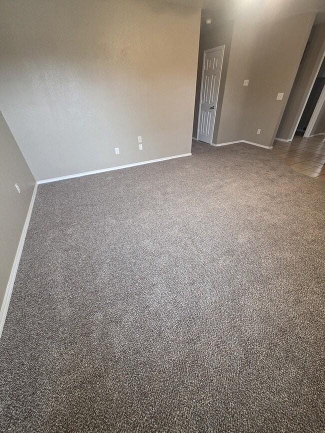 Foto del edificio - 3 bed 2 bath home