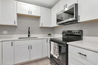 Building Photo - 1313 Eagleview Dr