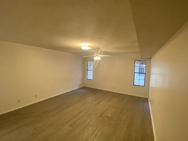 Building Photo - 6-month lease! Spacious 2 bedroom 2 bath Townhome near Goodfellow base AVAILABLE NOW!