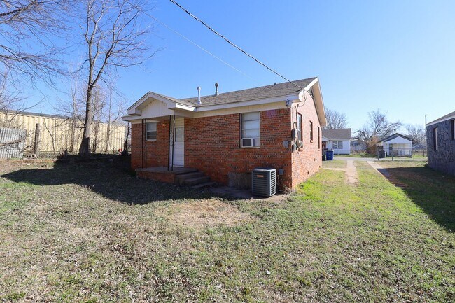 Foto del edificio - 2 Bed / 1 Bath Rental Property in Tulsa