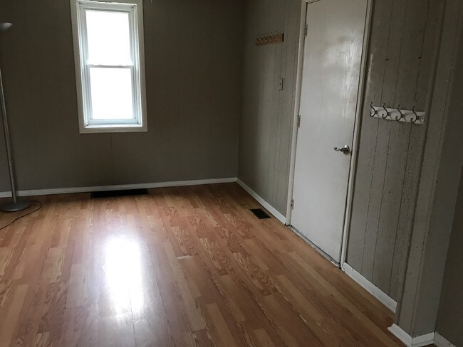 Foto del edificio - 232 N Dixon Ave