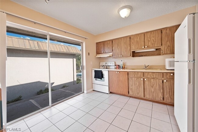 Building Photo - 1560 Colonial Blvd