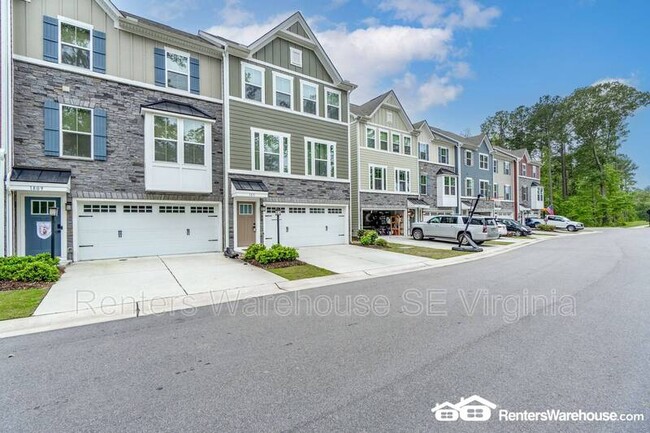Building Photo - 1811 Barkadeer Cove