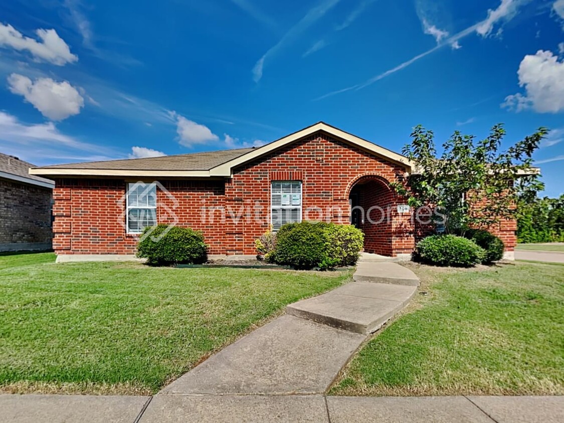 Primary Photo - 706 Mission Ln
