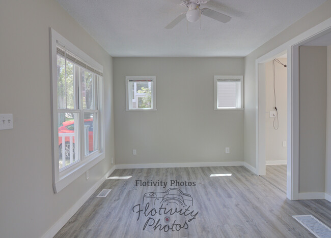 Building Photo - 1350 Stanwix Dr