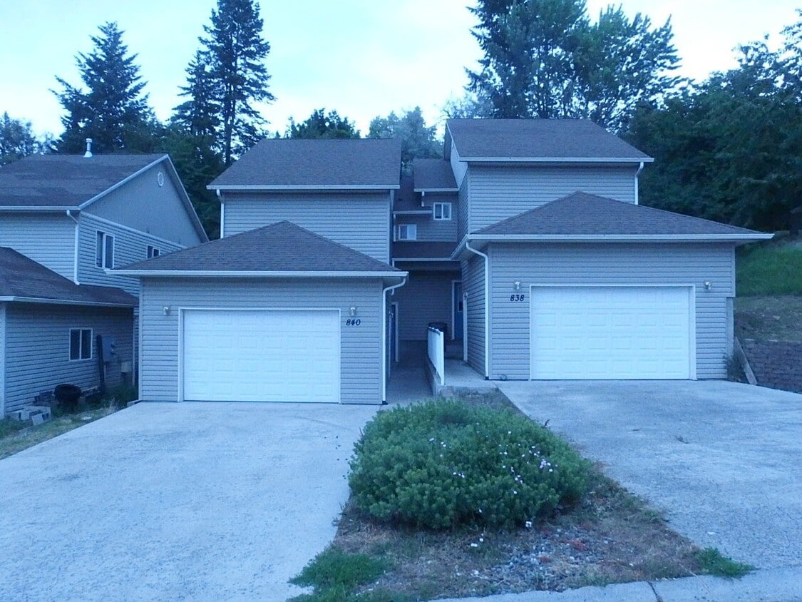 Primary Photo - Garfield Duplex 3