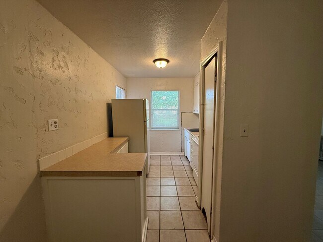 Building Photo - Historic Plaza District Apartment | Walkable Location & Classic Character