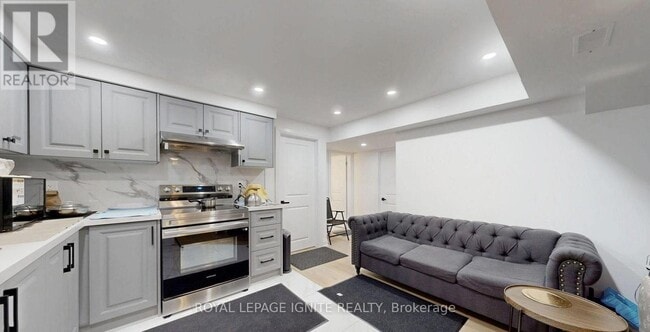 Building Photo - 1572 Honey Locust Pl