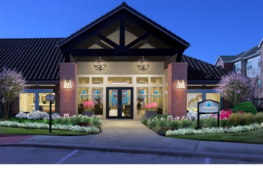 Augusta Meadows Apartments in Tomball, TX