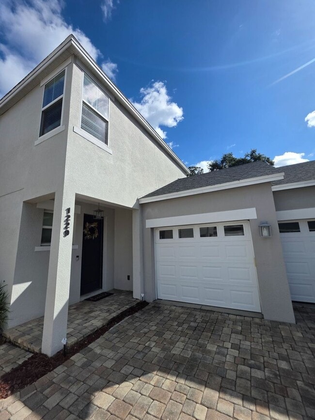Building Photo - Modern Luxury Townhome in Prime Downtown Orlando Location