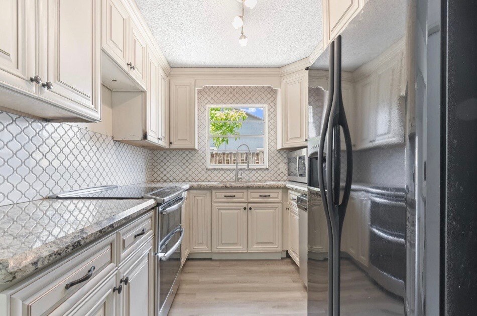 Primary Photo - 23089 SW 55th Ave