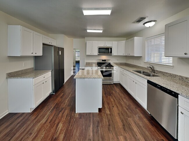 Building Photo - 30926 N Head Drive