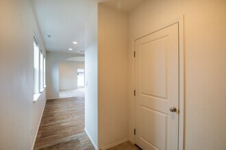 Building Photo - 4846-4850 Heathwood St NE