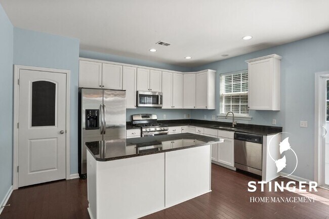 Building Photo - 208 Mission Way