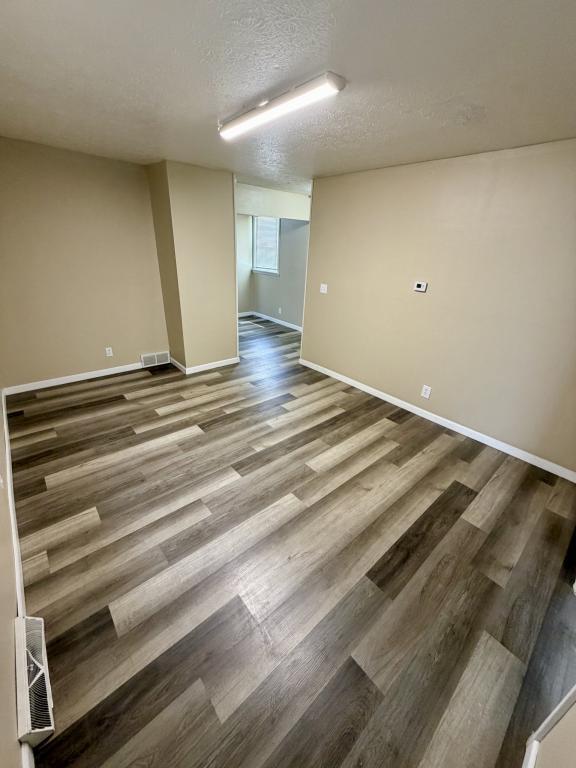 Foto del edificio - 112 N Clover Ave