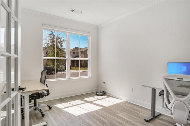 Foto del edificio - 217 Turnbuckle Bnd