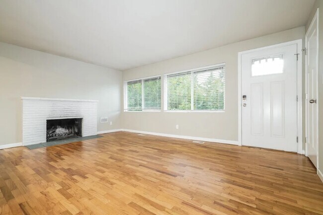 Foto del edificio - 23048-23016 16th Ave S