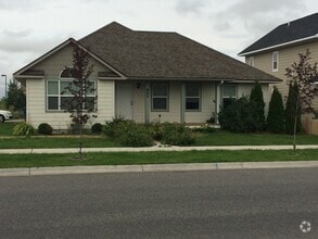 Building Photo - 957 Meagher Ave