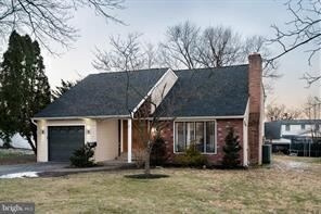 Primary Photo - 4 br, 1.5 bath House - 7 Carousel Dr