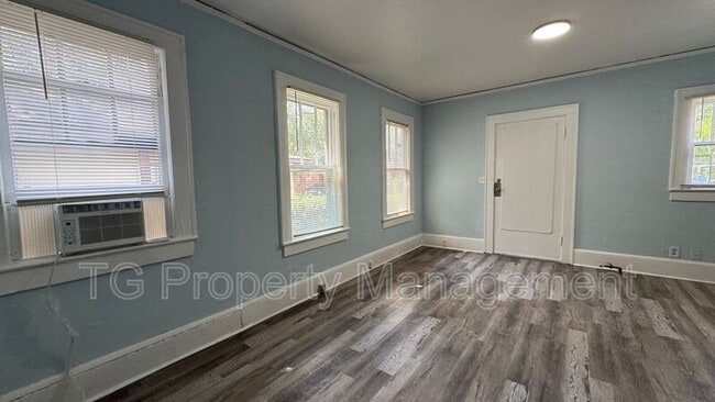 Building Photo - 518 Linwood Ave