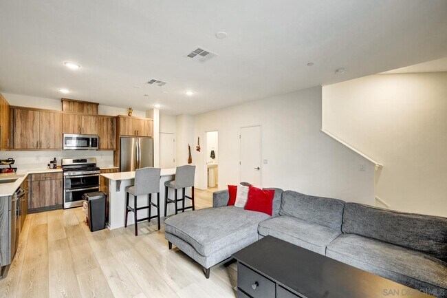 Building Photo - 348 Sweet Pl