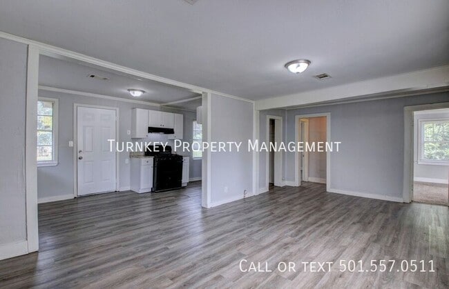 Building Photo - 621 Poe St