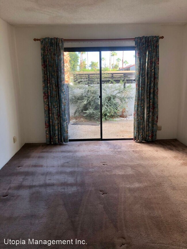 Foto del edificio - 2230 S Palm Canyon Dr