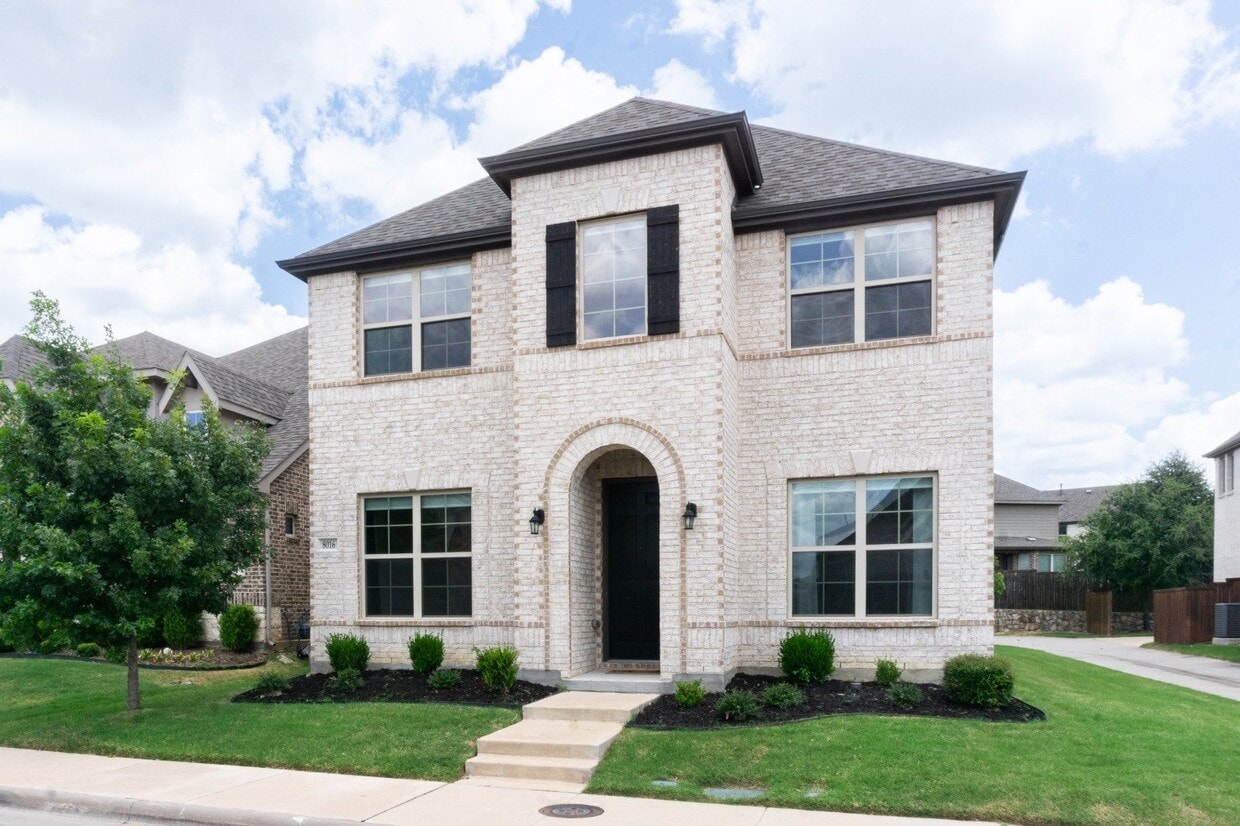 Photo - 8016 Sunflower Lane, Dallas, Texas 75252