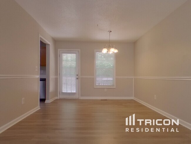 Foto del edificio - 408 Ivy Crest Dr